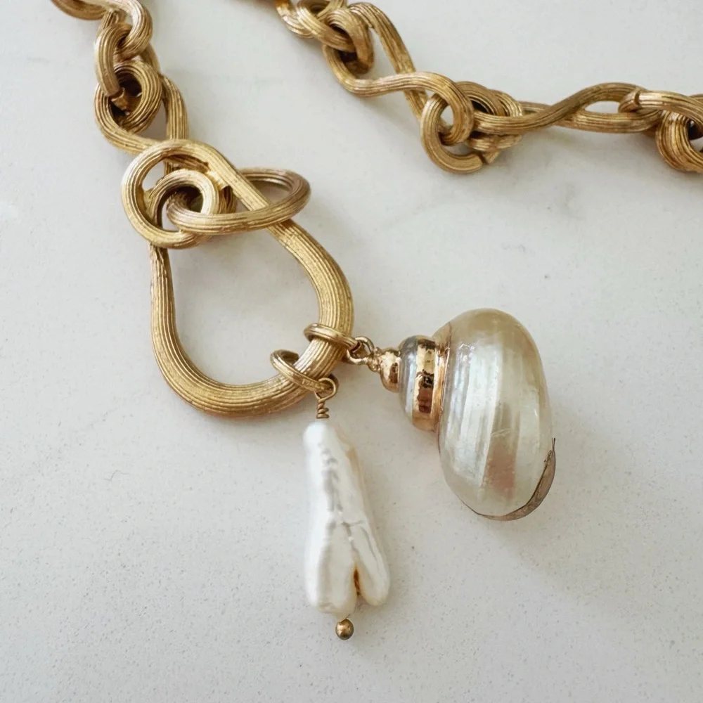 Shell necklace - Picture 2 of 3